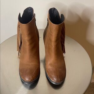Steve Madden Tan Leather Fringe Ankle Boots